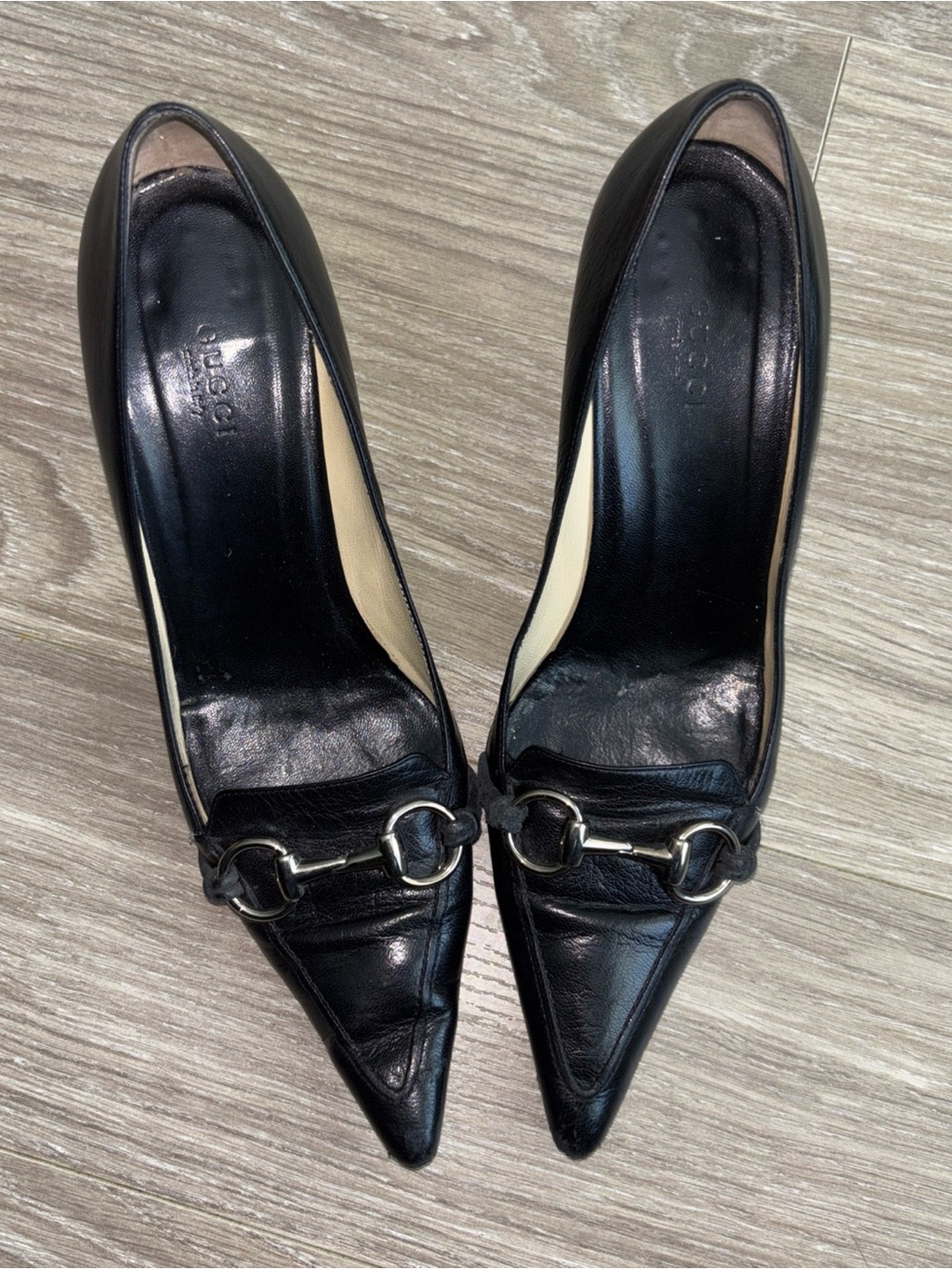 Gucci Black Victoria Pump Heels Pointed Toe Pumps Shoe Gold Tone Hardware 8 1/2B